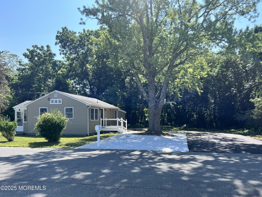 115 Parker Avenue - Photo 0