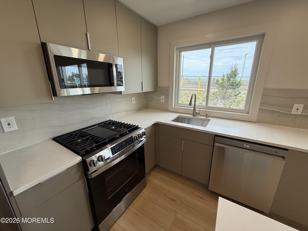 1 Ocean Avenue - Photo 8