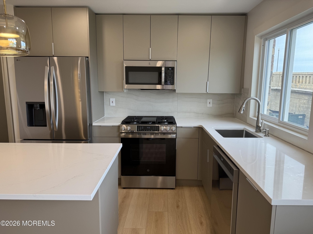 1 Ocean Avenue - Photo 5