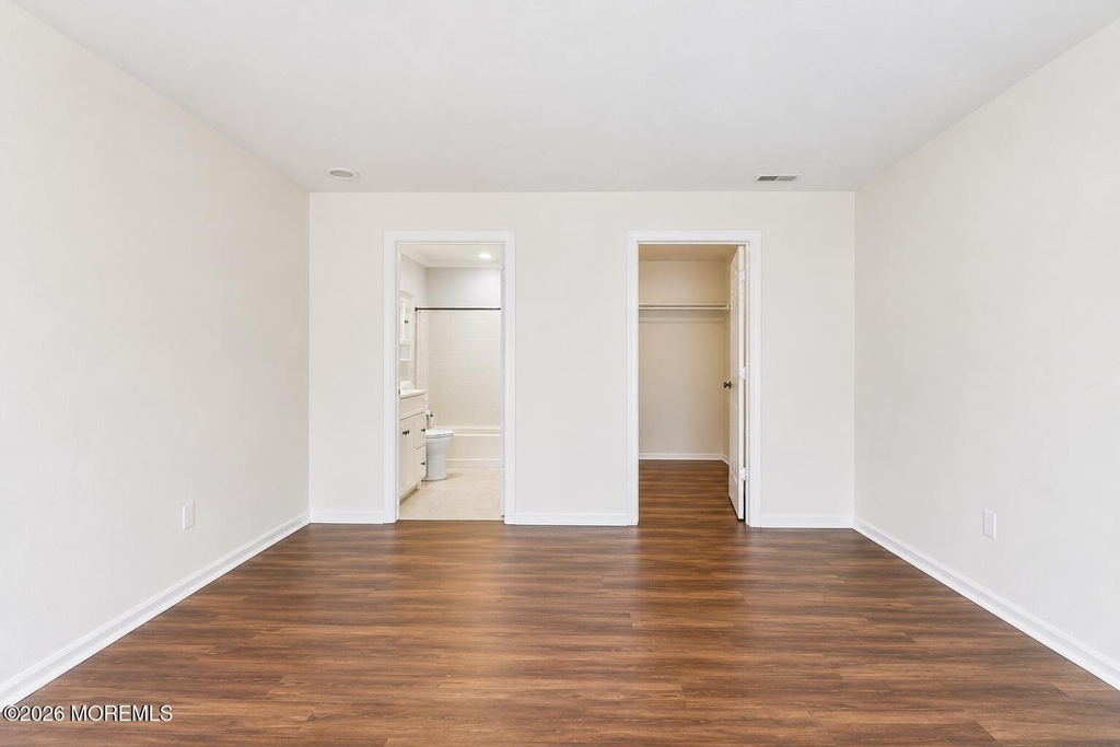 413 Yorkshire Place - Photo 8