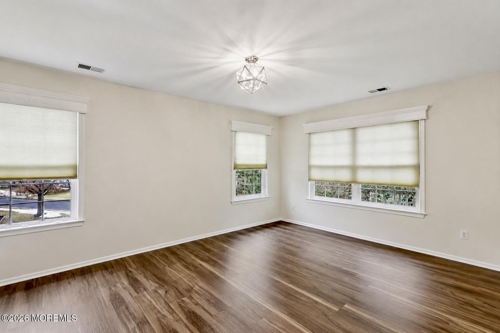 413 Yorkshire Place - Photo 12