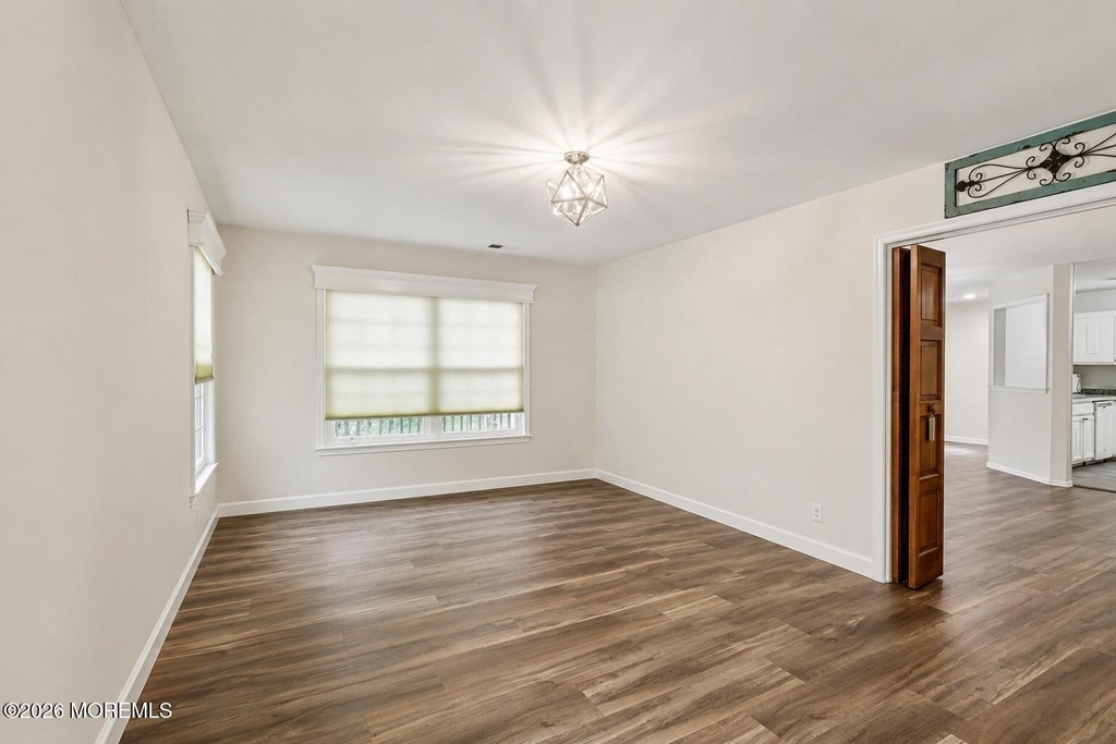 413 Yorkshire Place - Photo 11