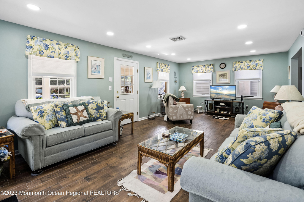 57 Ocean Avenue - Photo 8