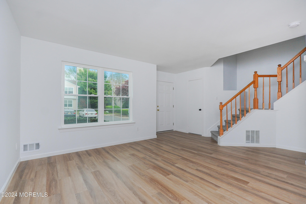 27 Karen Drive - Photo 3