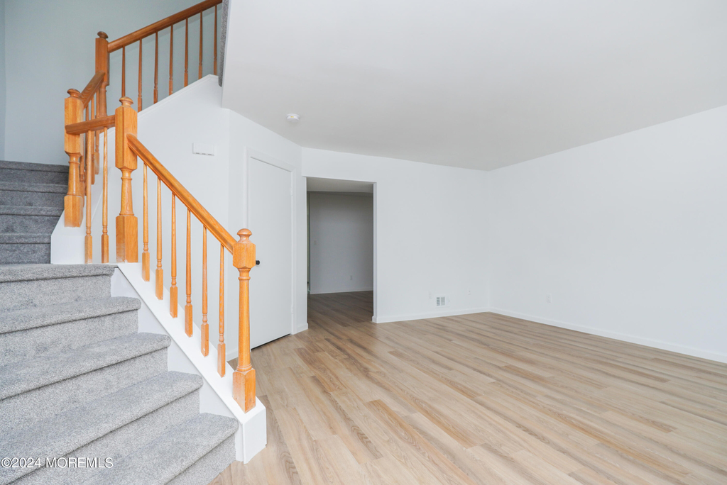 27 Karen Drive - Photo 2