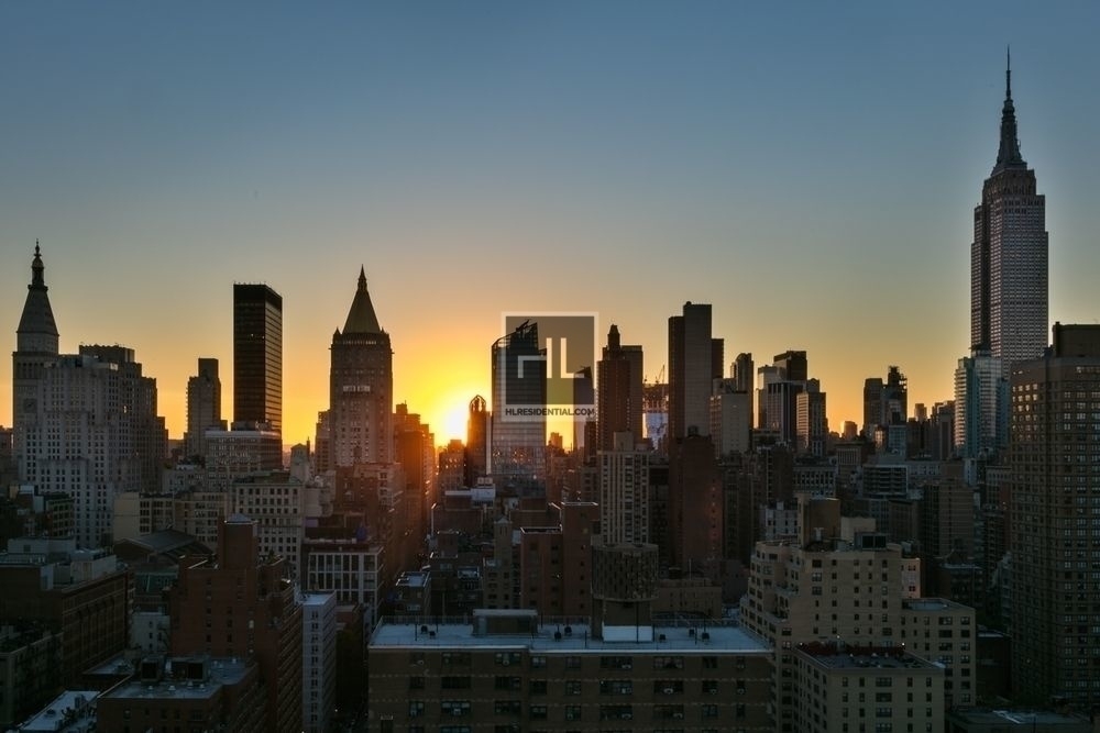 Second Avenue - Photo 10