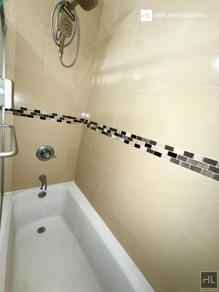 11 Street - Photo 8
