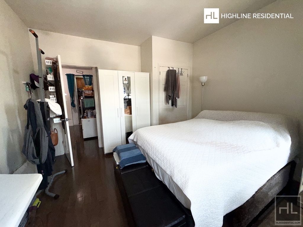 11 Street - Photo 4