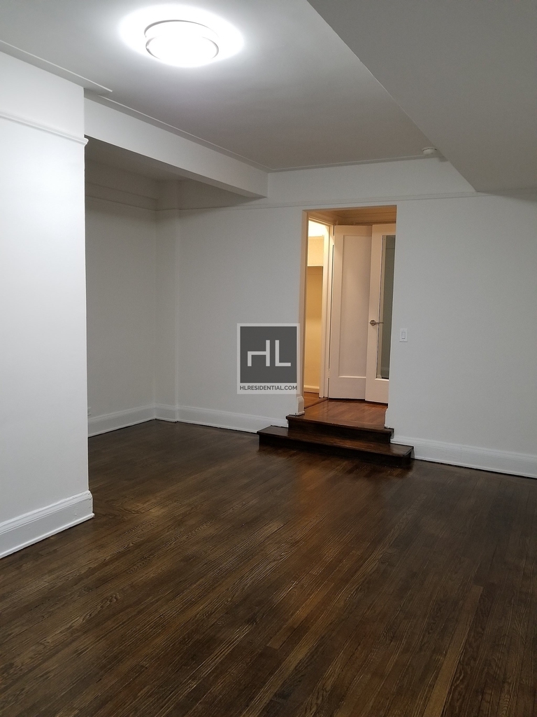 East 38 Street - Photo 5