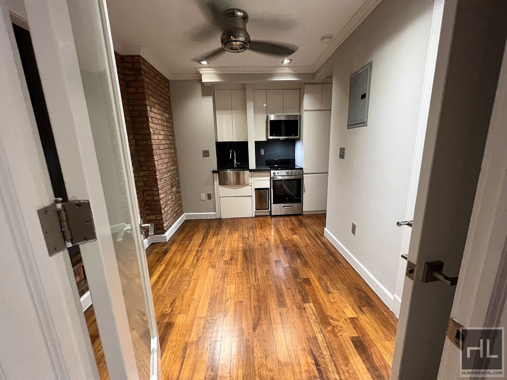 2nd Avenue - Photo 3