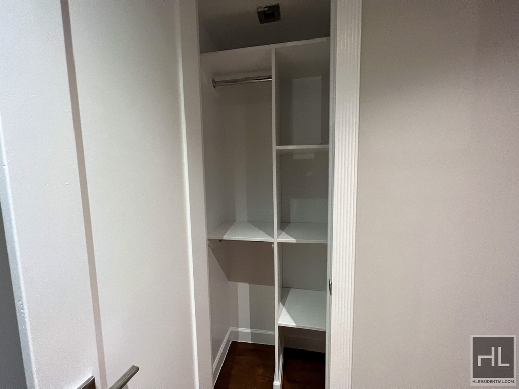 2nd Avenue - Photo 2