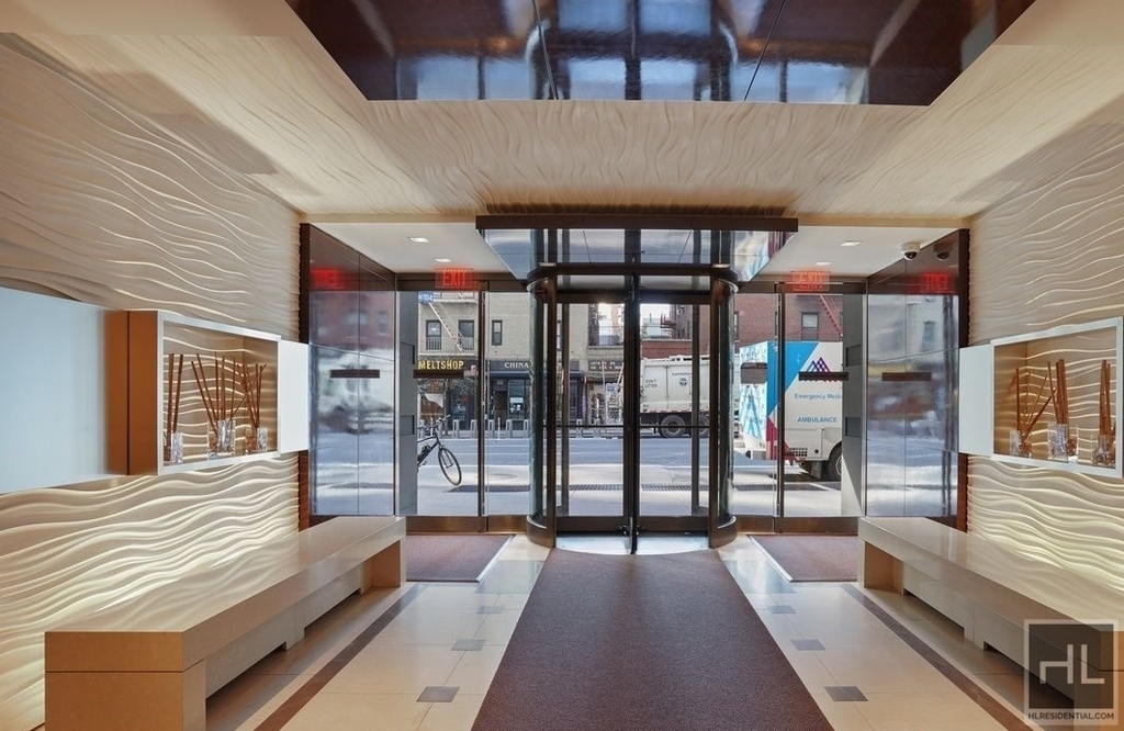 Eighth Avenue - Photo 4