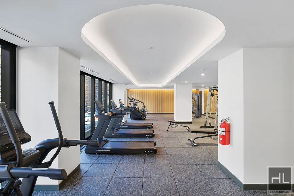 East 44th Street - Photo 3