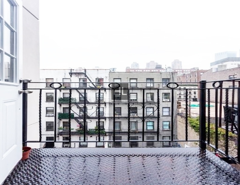 West 53 Street - Photo 2