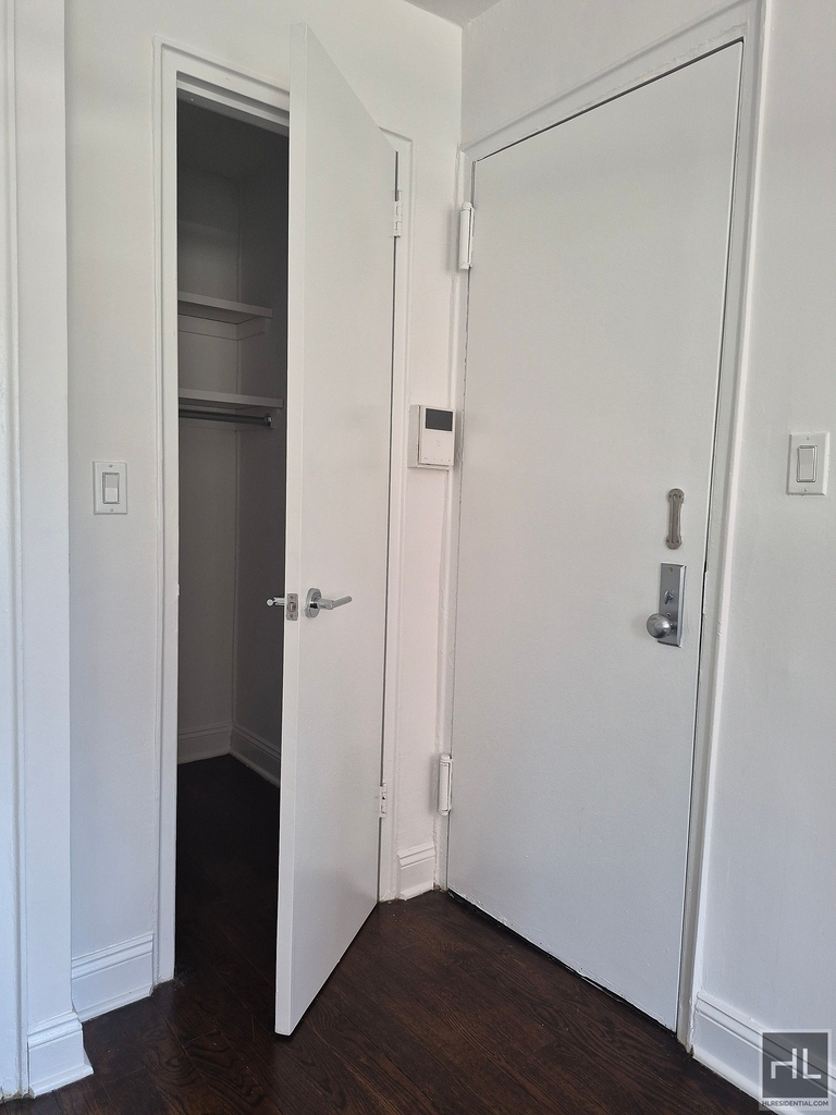 Second Avenue - Photo 5