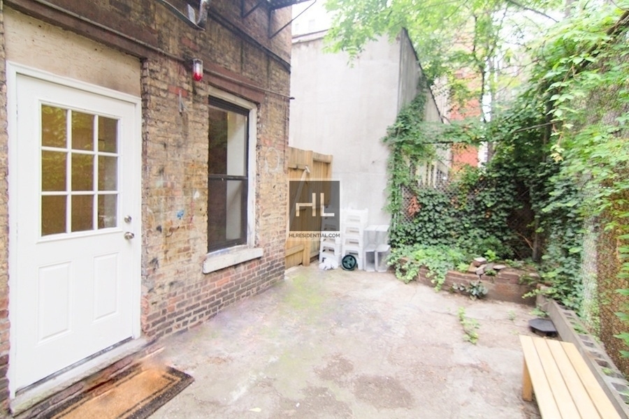 E 7th St. - Photo 2