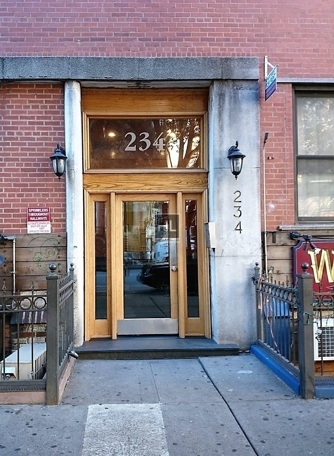 West 14 Street - Photo 0