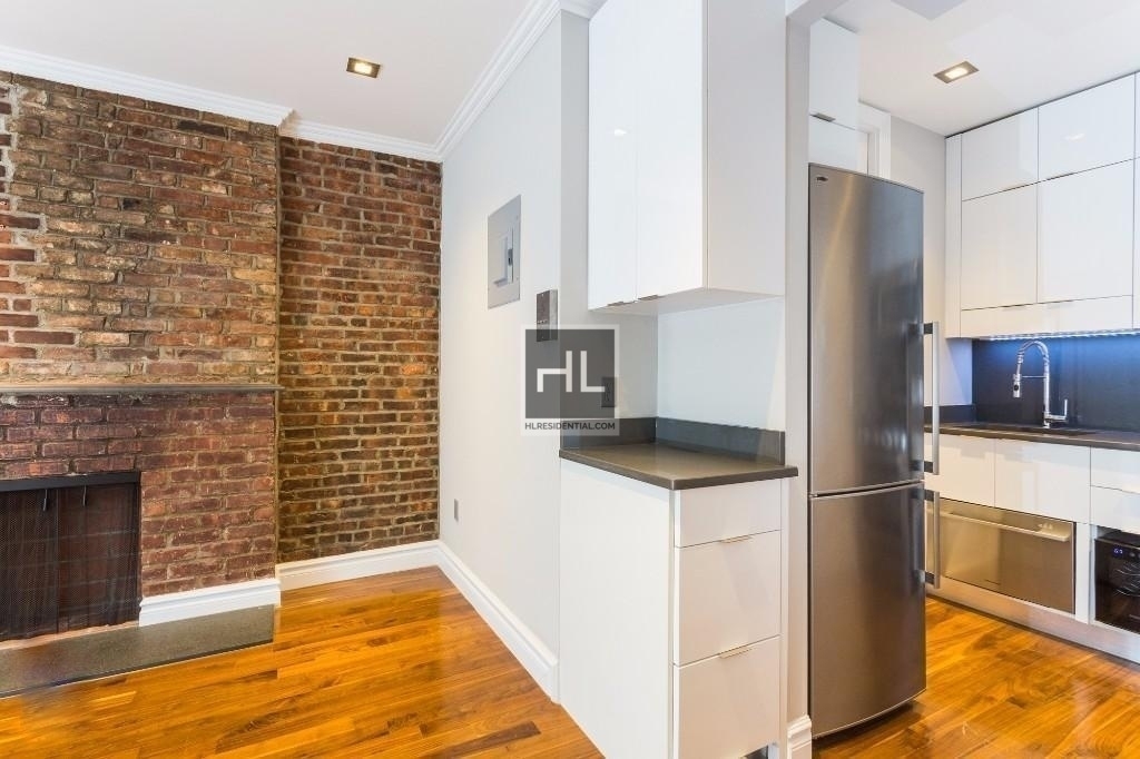Hudson Street - Photo 2
