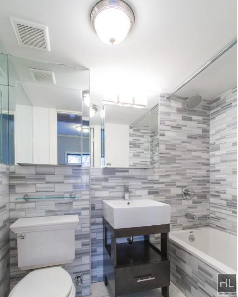 W 14th St. - Photo 1