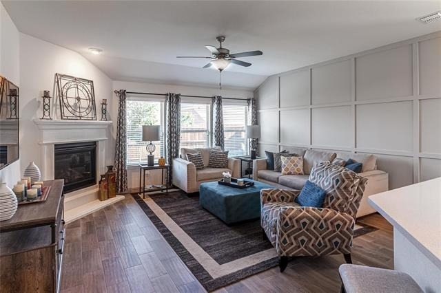 917 Rosewood Street - Photo 2