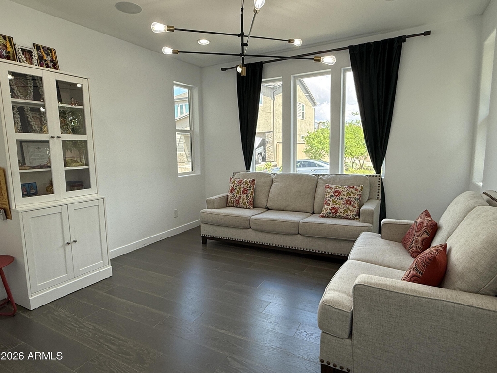 1729 W Myrna Lane - Photo 2