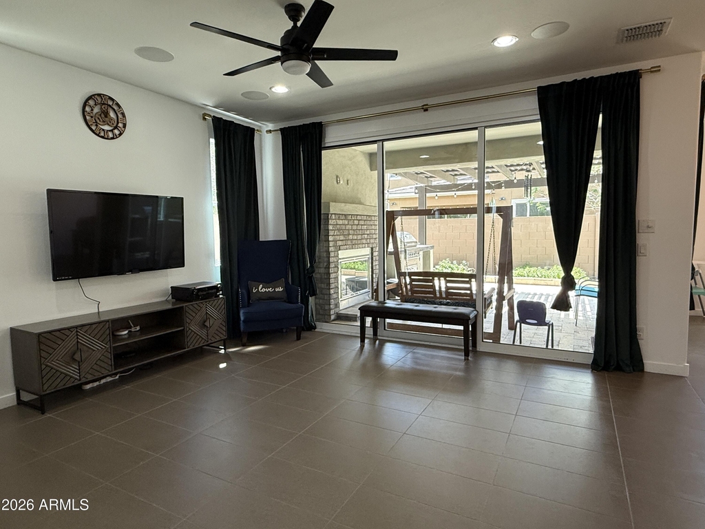 1729 W Myrna Lane - Photo 6