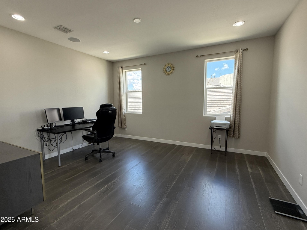 1729 W Myrna Lane - Photo 22