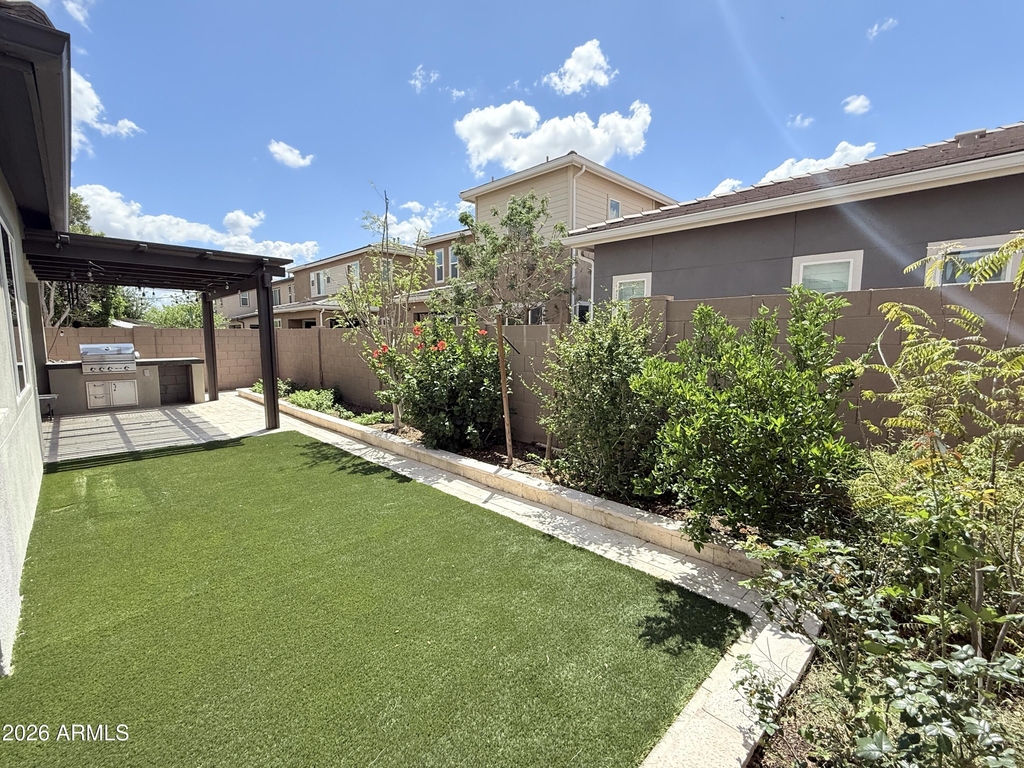 1729 W Myrna Lane - Photo 40