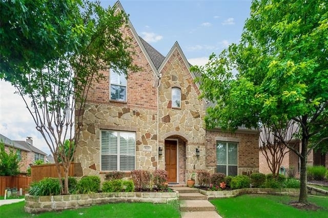 925 Sloan Drive - Photo 0