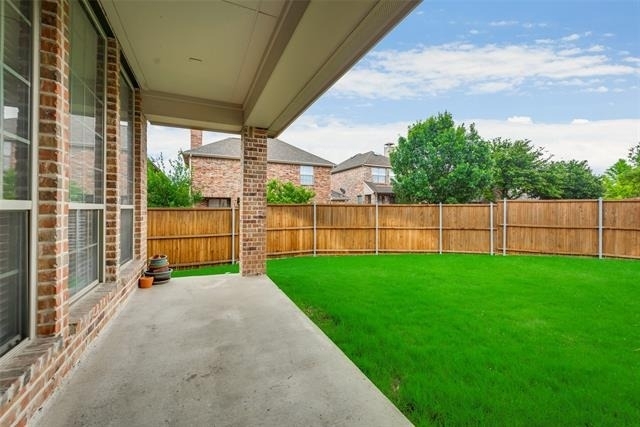 925 Sloan Drive - Photo 2