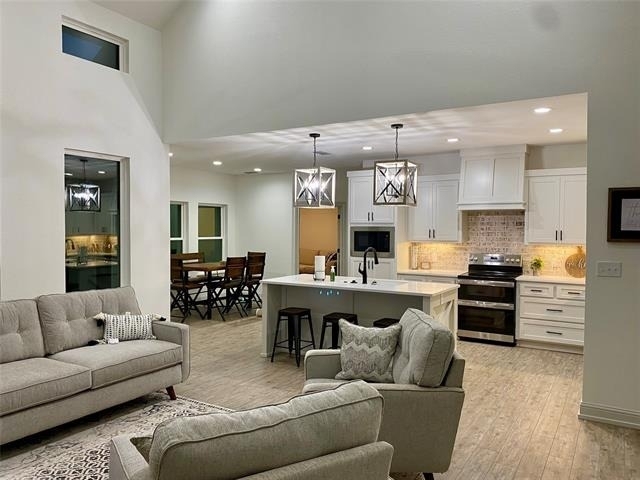 3317 Front Drive - Photo 2