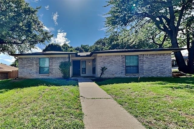 4300 Spring Hill Lane - Photo 0