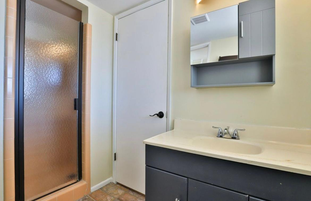 2421 W Anderson Avenue - Photo 10