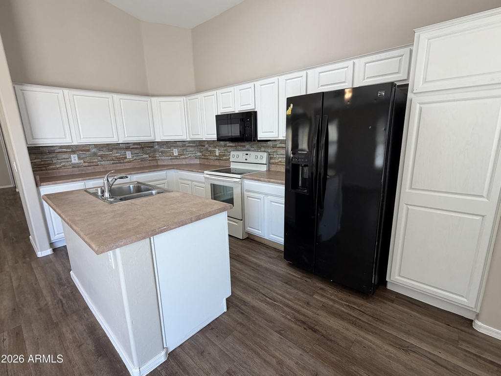 17260 W Navajo Street - Photo 10