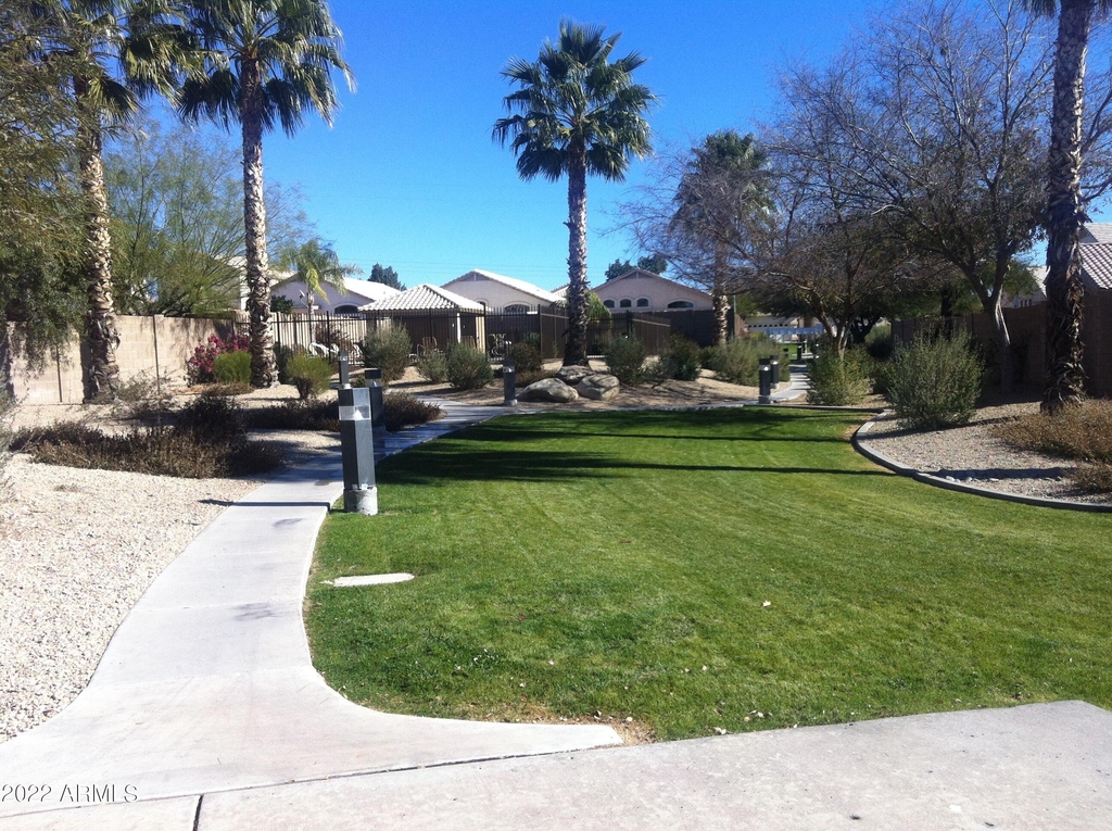 10050 E Carmel Avenue - Photo 2