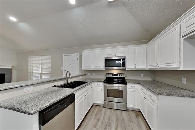 524 Buckstone Drive - Photo 3