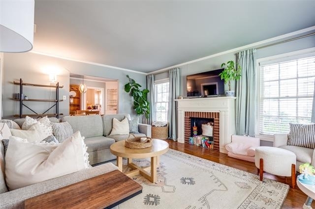6006 Penrose Avenue - Photo 2