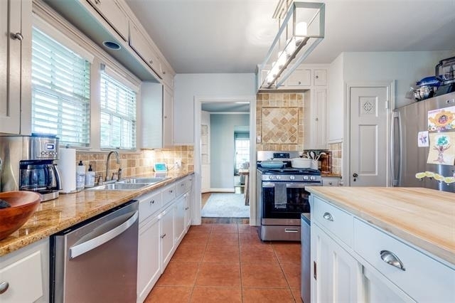 6006 Penrose Avenue - Photo 9