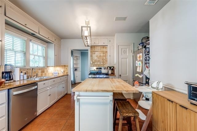 6006 Penrose Avenue - Photo 10