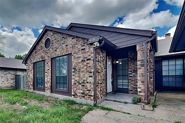 420 Dollins Street - Photo 0