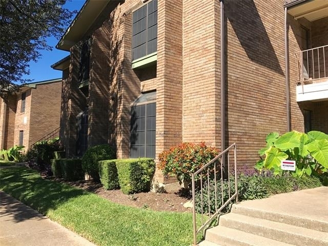 2505 Wedglea Drive - Photo 2