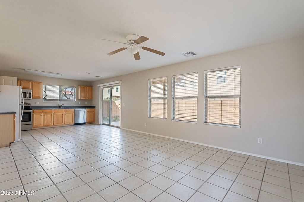 2420 E Gleneagle Drive - Photo 4