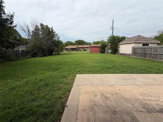 305 Lois Street - Photo 17