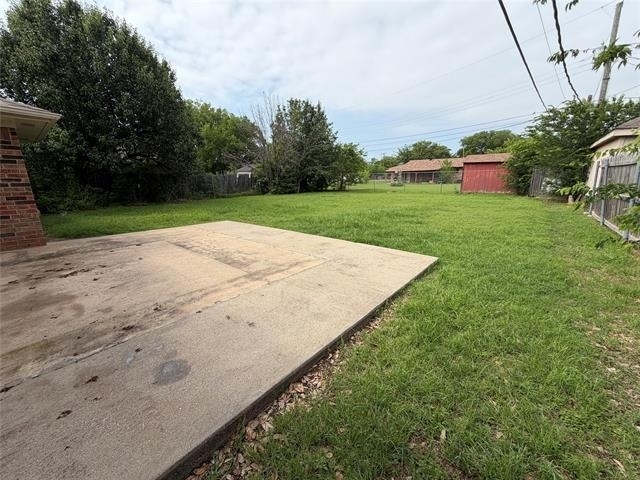 305 Lois Street - Photo 18