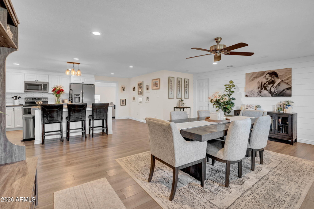 14446 N 40th Place - Photo 5
