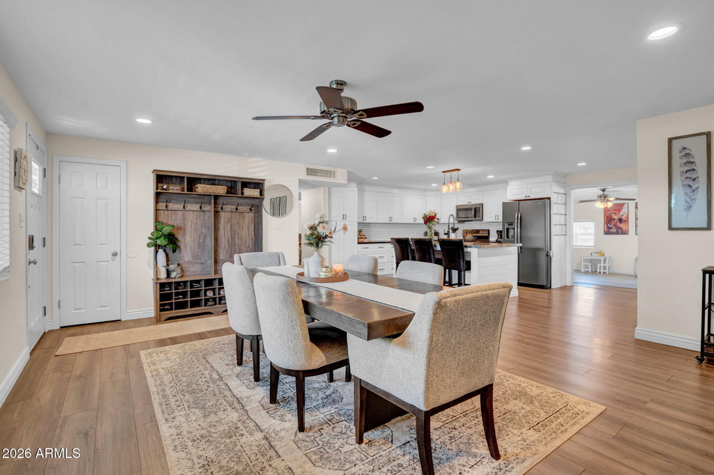 14446 N 40th Place - Photo 4