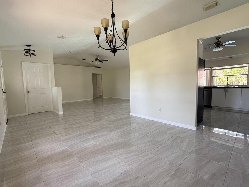 790 Se Ablett Lane - Photo 5