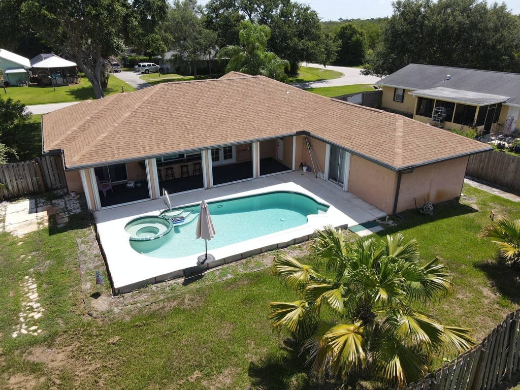 790 Se Ablett Lane - Photo 1