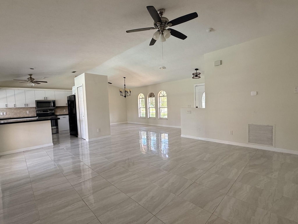 790 Se Ablett Lane - Photo 4