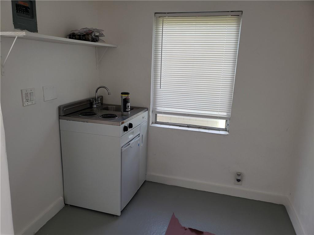 1621 N Andrews Square - Photo 2